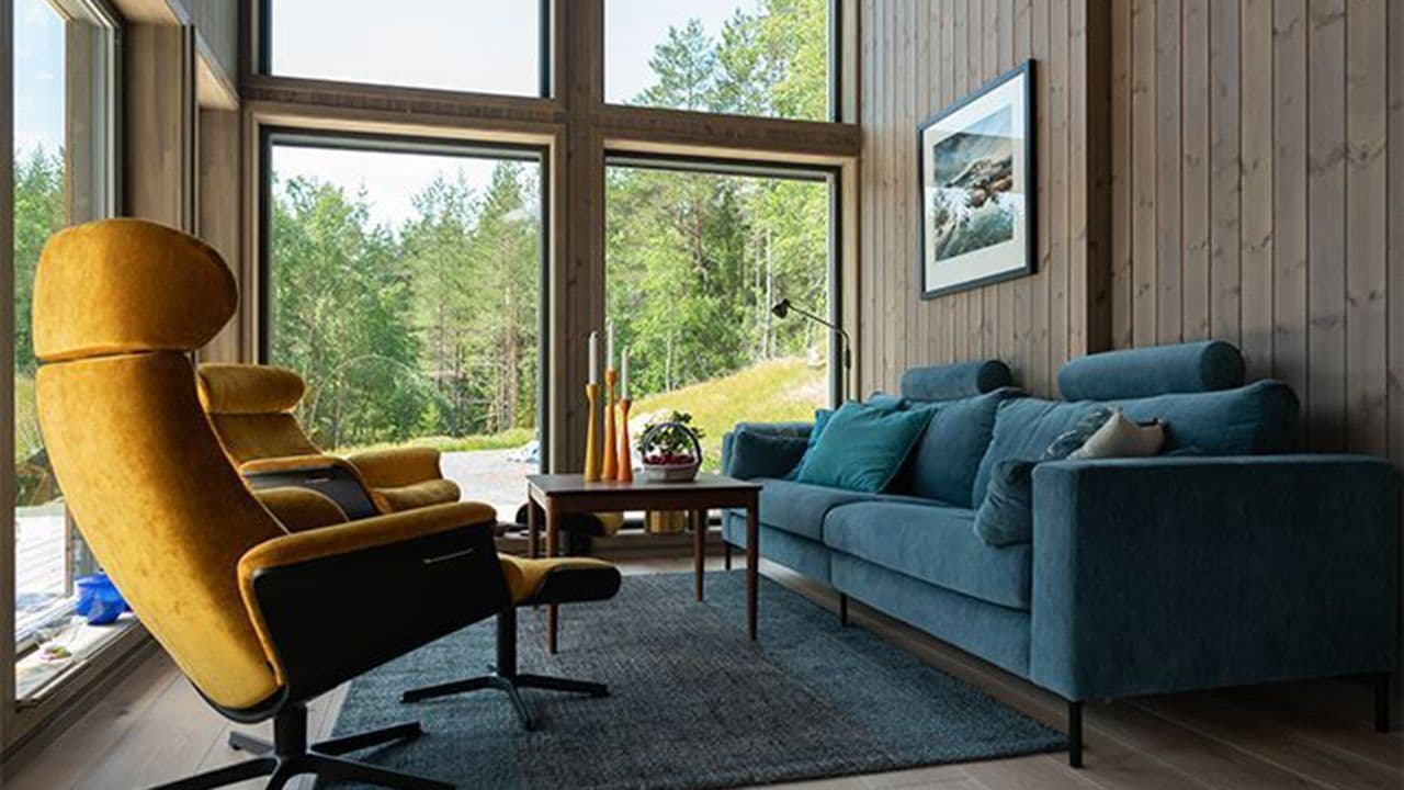 Stue med sofa og stoler