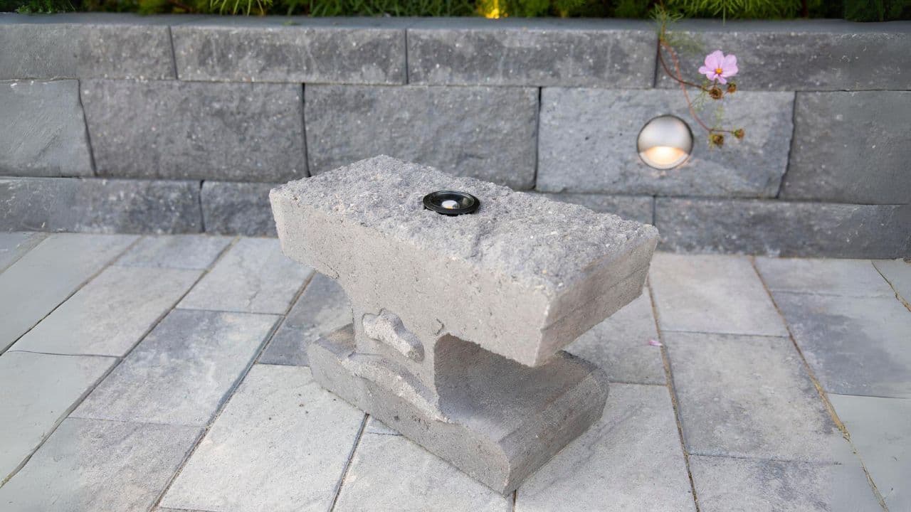 Stein med hull til integrert belysning