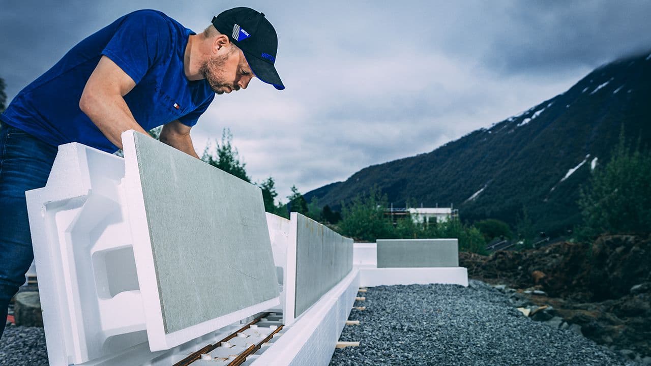 Mur og vegger som bygges med såleblokk og ringmur.