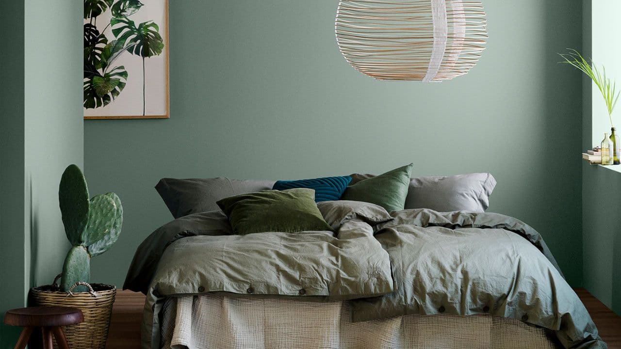 Grønt soverom i JOTUN LADY 6350 Soft Teal fra Jotun.